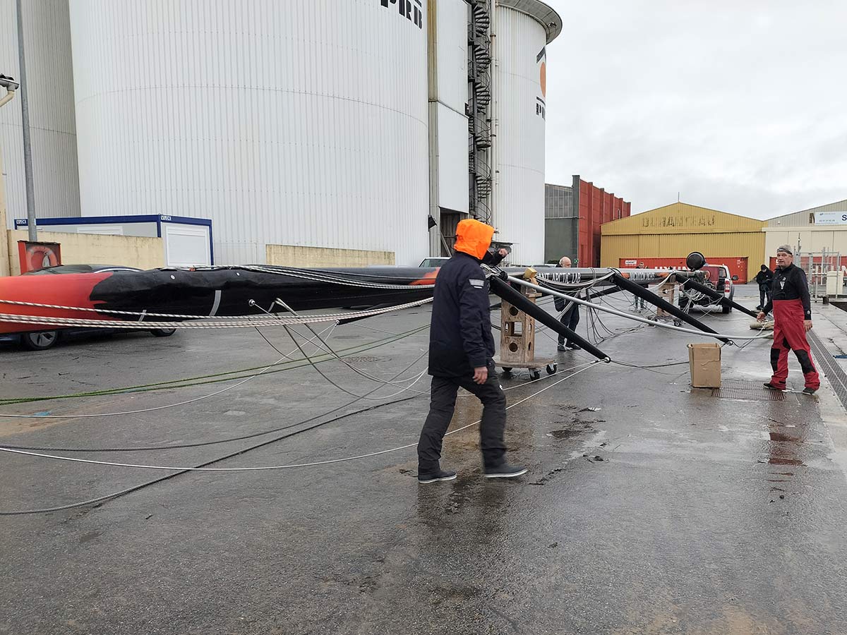 Mast laying of Open60AAL Innovation Yachts