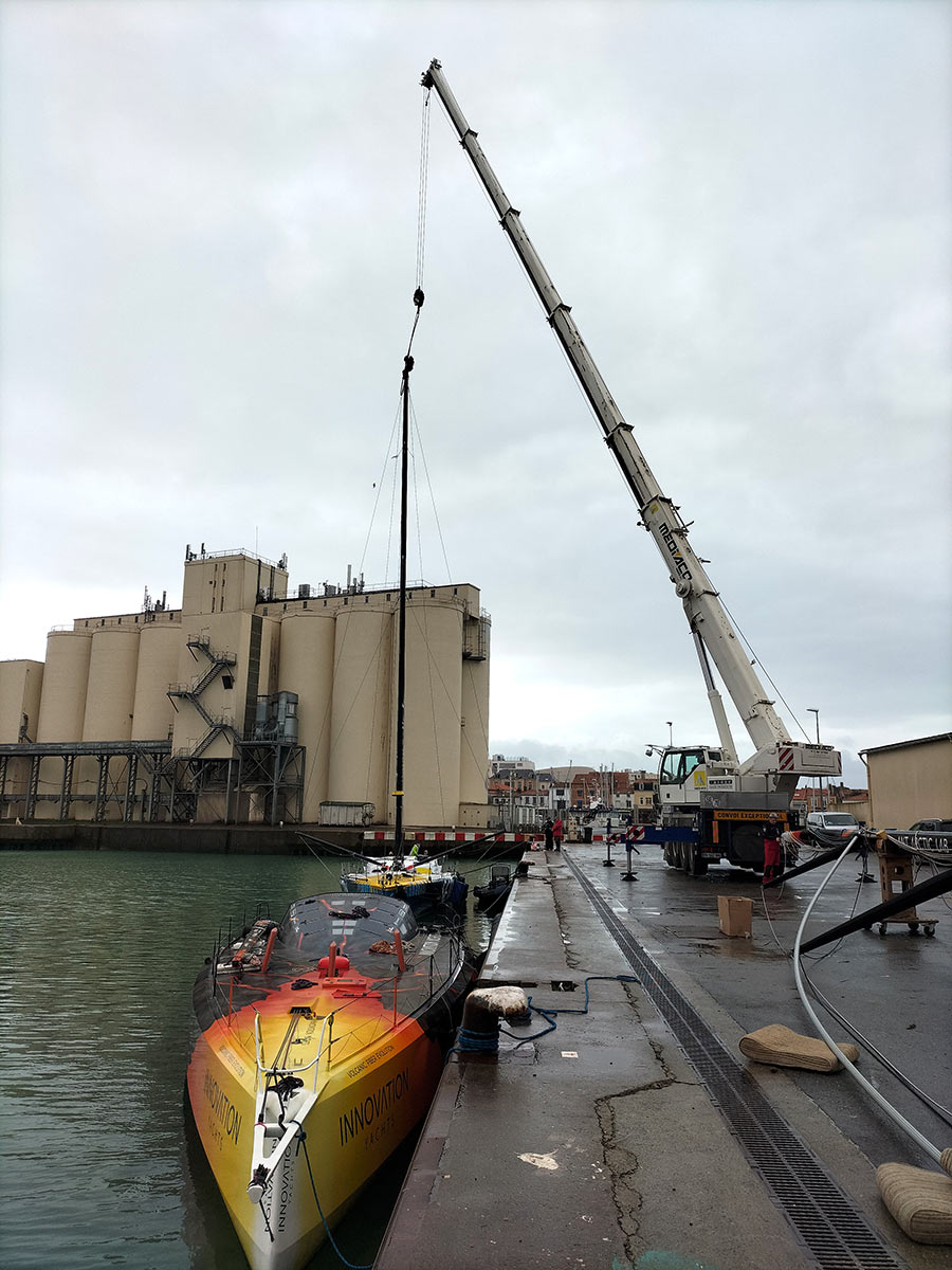 Mast laying of Open60AAL and IMOCA Groupe Setin