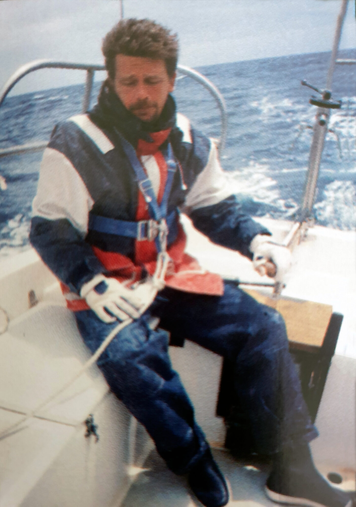 Norbert auf seinem Boot während der Nonstop-Fahrt von Dschibuti nach Suez