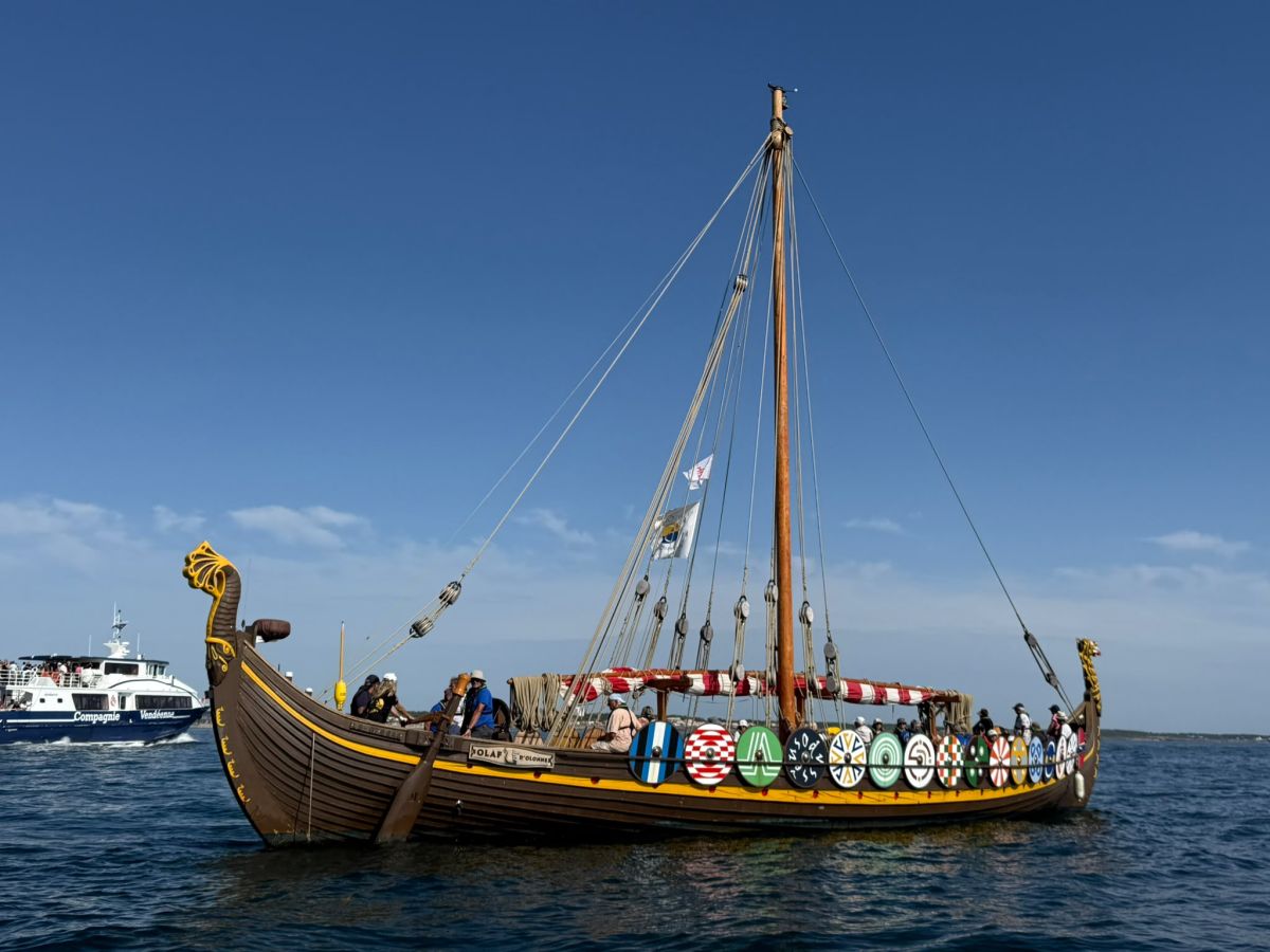 Olaf d'Olonne, le drakkar construit à L'Île-d'Olonne, au sein de la flotte de la GGR.